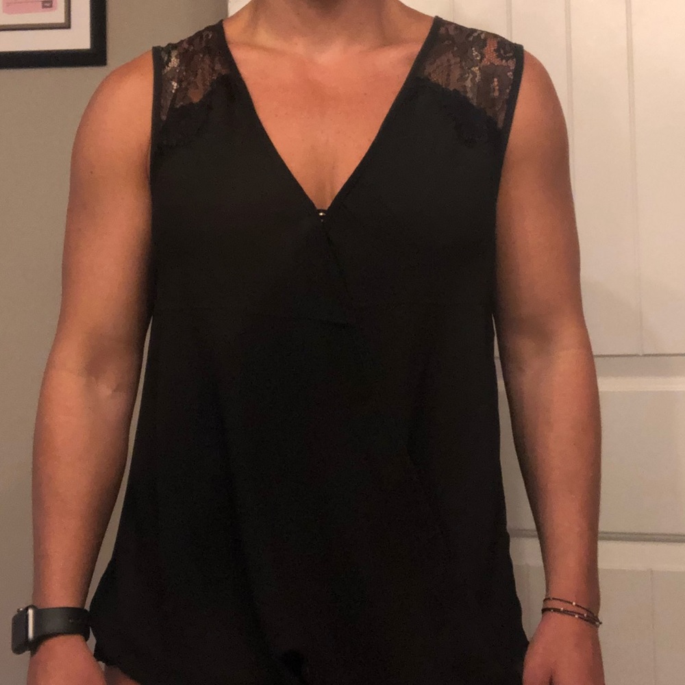 English Laundry NWT sleeveless black blouse M